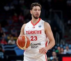 申京：希望下一场与球迷一起见证我们的胜利 让我们携手迈进决赛