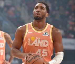 开云平台-米切尔45+4+4+5三分！骑士逆转双杀魔术夺4连胜 班凯罗37+10