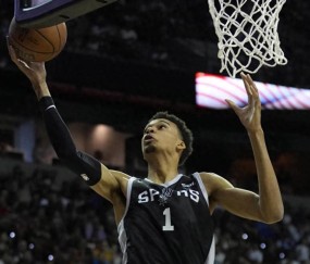 开云平台-短短3年，打破6项历史记录，如今再创历史，22岁已成地表最强球员